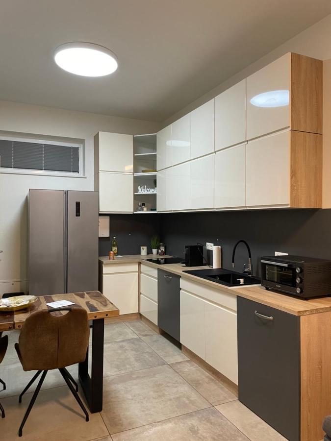 Gartenwohnung Mit Terrasse Und Parkplatz กราซ ภายนอก รูปภาพ